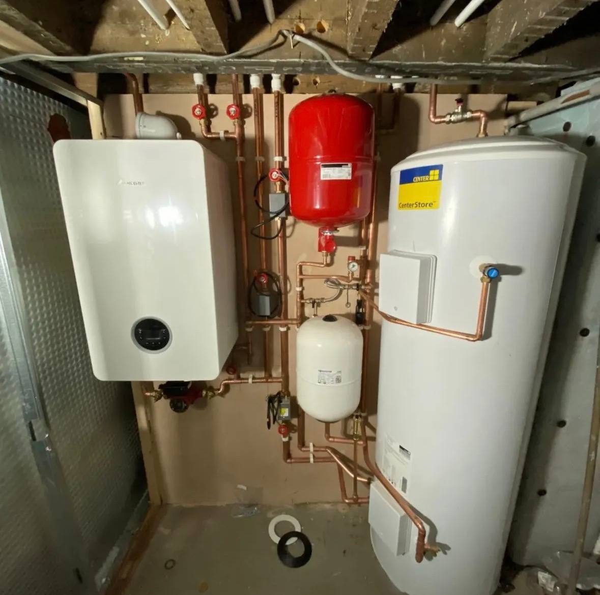 Worcester system boiler and unvented cylinder installed by Plumber To The Rescue Leeds
